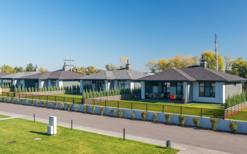 Аренда дома у воды в Коттеджном городке. комфортабельный домик.Осокорки.
