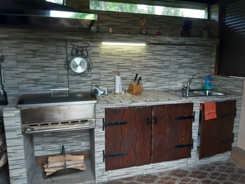 Продам шикарное поместье в парковой зоне.Конюшни  2.5га, Липовый Скиток