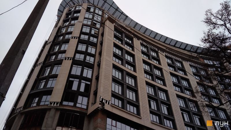 Продажа фасадного помещения в центре Киева. .Linden Luxu Residences 824 кв м .