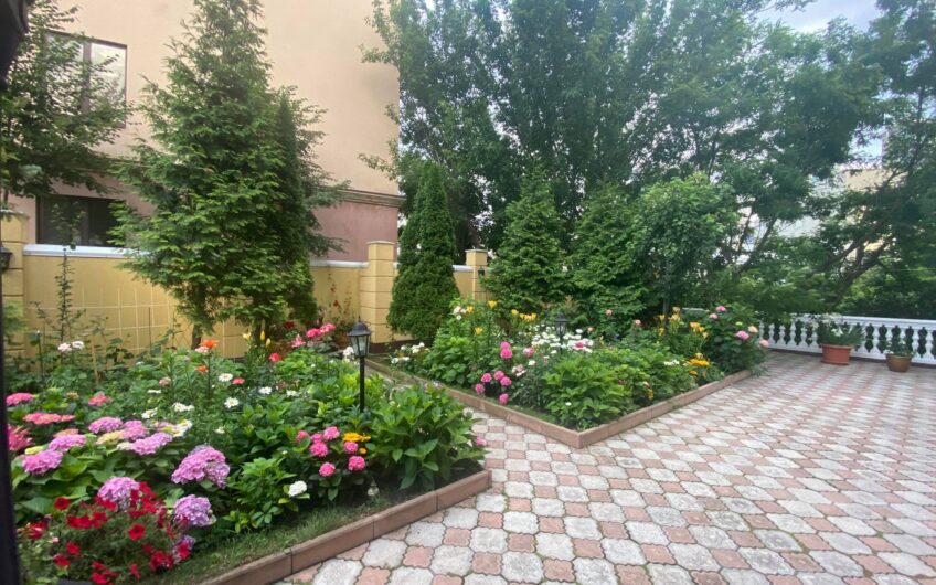 Продажа дома в центре Киева. Печерск. Зверинец район.