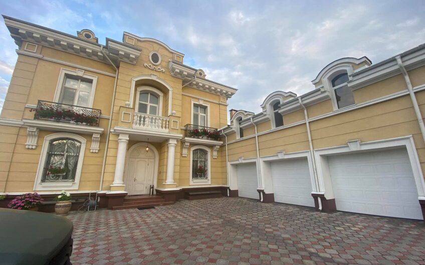 Продажа дома в центре Киева. Печерск. Зверинец район.