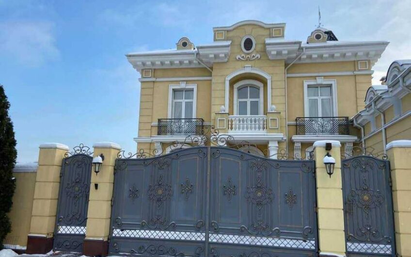 Продажа дома в центре Киева. Печерск. Зверинец район.
