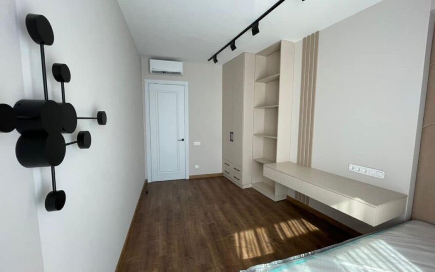 Аренда  .    ул. Бусловская, 12  ЖК Busov Hill 125 кВ м Зверинец