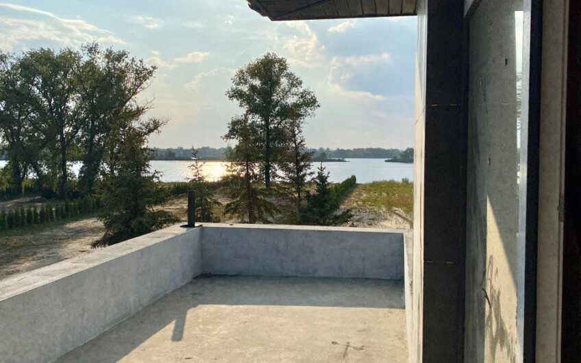 Продажа домов Осокорки .Предлагается один из домов в элитном коттеджном городке  River Marina Village.