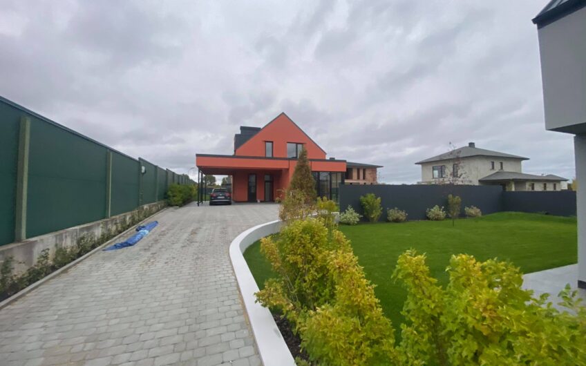 Продам Современный Дом в коттеджном городке Green Town .Крушинка район.