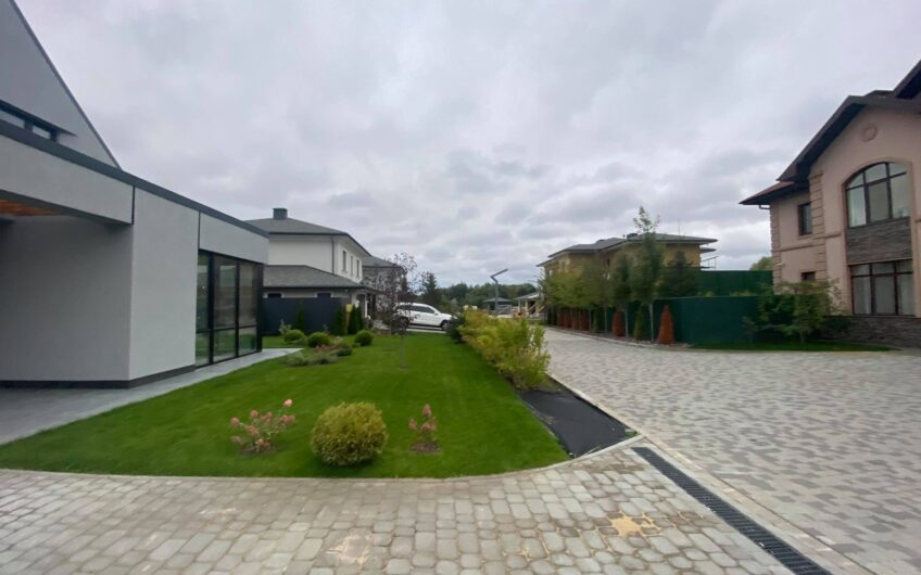 Продам Современный Дом в коттеджном городке Green Town .Крушинка район.