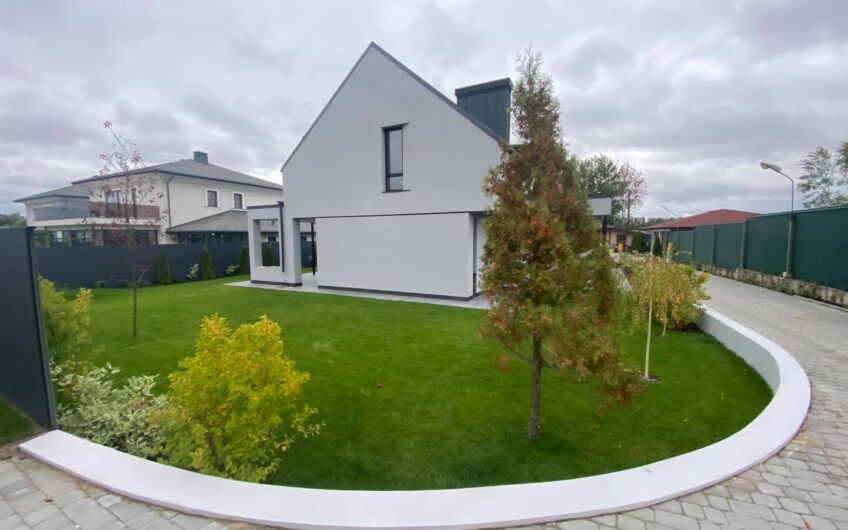 Продам Современный Дом в коттеджном городке Green Town .Крушинка район.