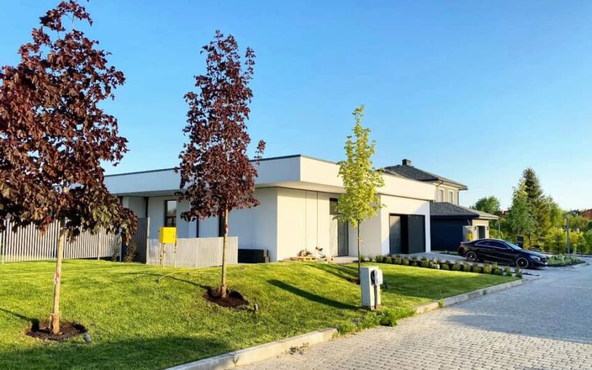 Продам современный одноэтажный дом в коттеджном городке Green Town.
