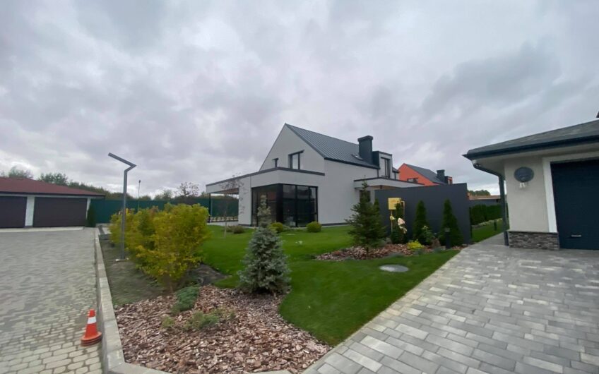 Продам Современный Дом в коттеджном городке Green Town .Крушинка район.
