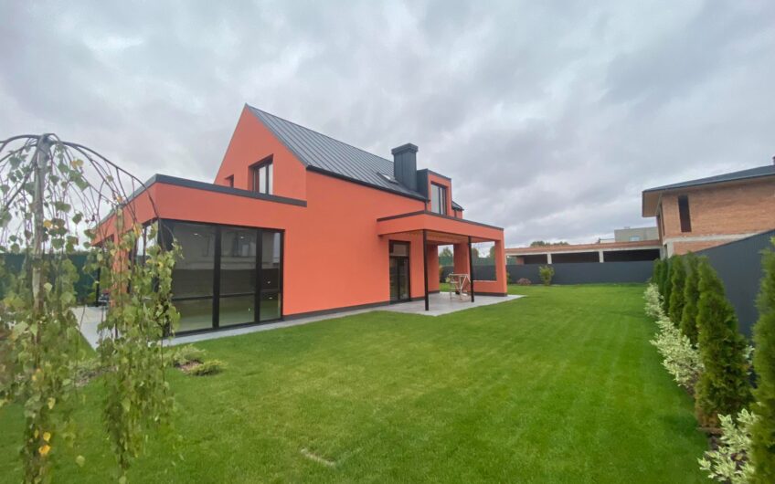 Продам Современный Дом в коттеджном городке Green Town .Крушинка район.
