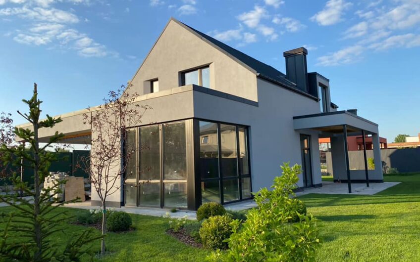 Продам Современный Дом в коттеджном городке Green Town .Крушинка район.
