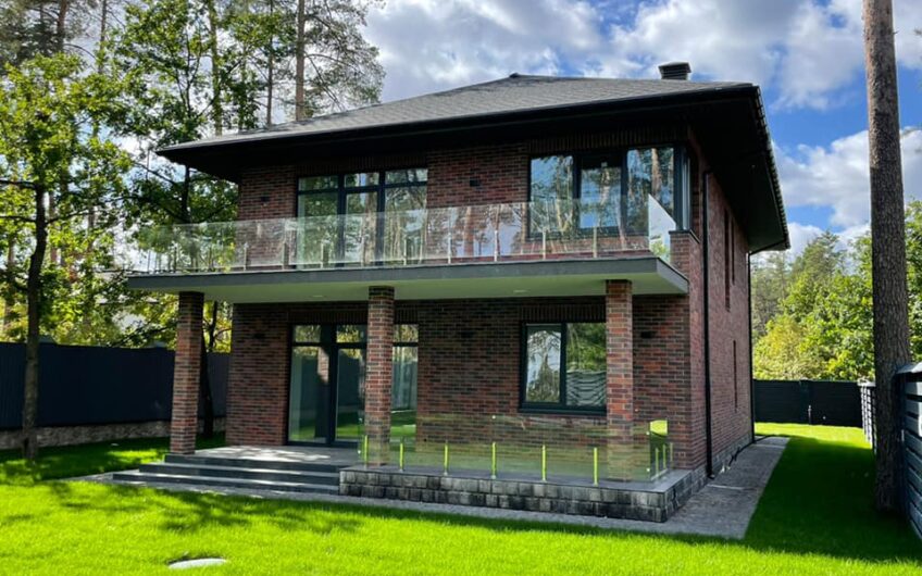Продажа современного дома .село Плюты. Район Конче-заспа.