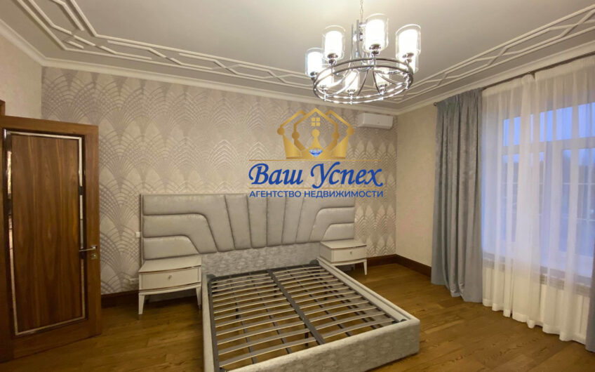 Аренда нового дома в Козине  с выходом на воду  в легкой классике.