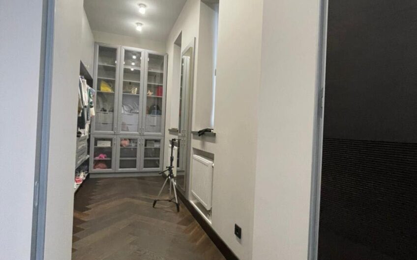 Продажа современного дома с бассейном в КГ Ясный Хутор.