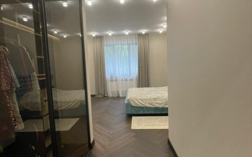 Продажа современного дома с бассейном в КГ Ясный Хутор.