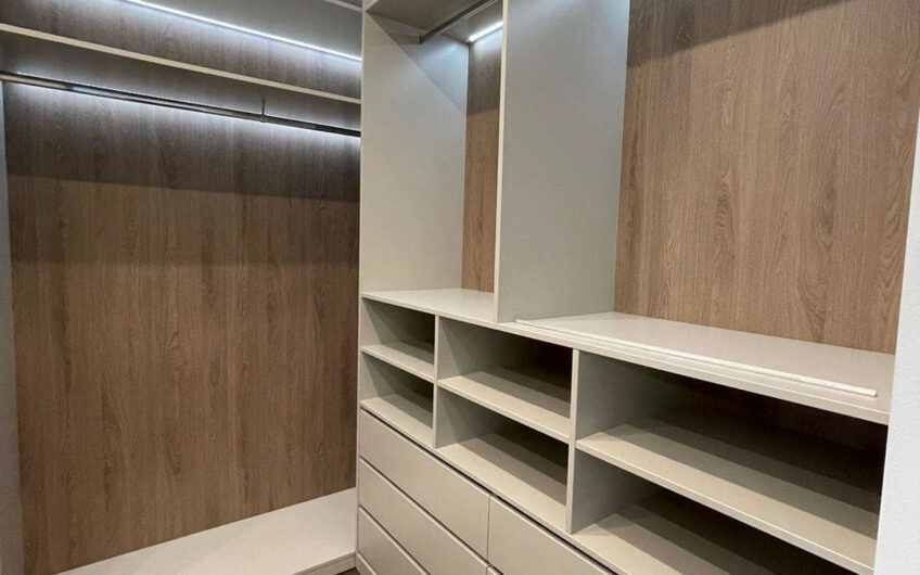 Продажа  первая сдача 4 комнатной квартиры в ЖК Busov Hill. Pechersk.