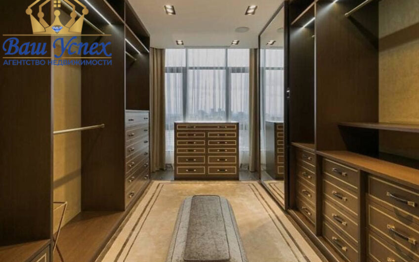 Продажа 4 ком квартиры 250 кв. м на Струтинского ул 2.  в ЖК Pechersky