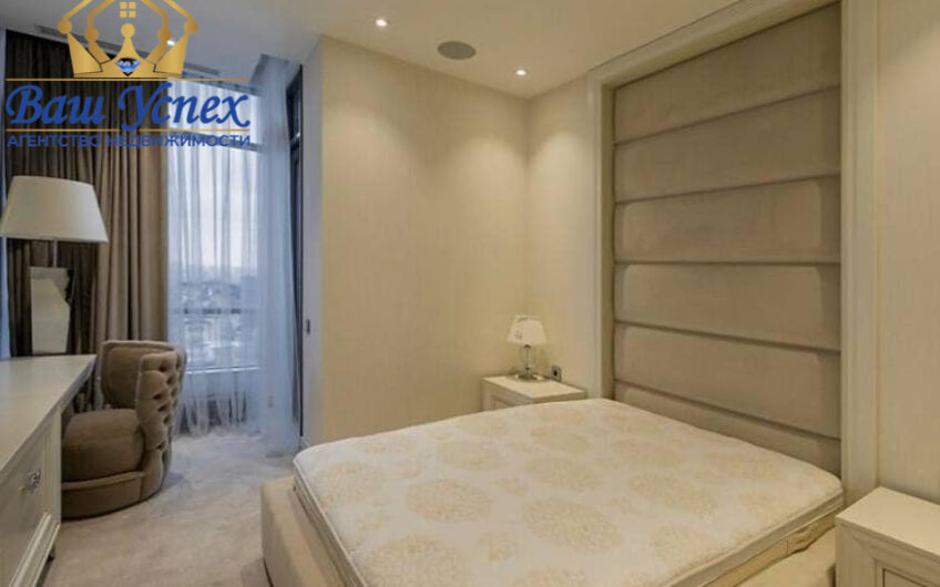 Продажа 4 ком квартиры 250 кв. м на Струтинского ул 2.  в ЖК Pechersky