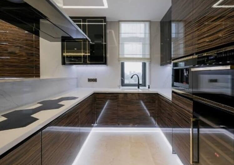 Продажа 4 ком квартиры 250 кв. м на Струтинского ул 2.  в ЖК Pechersky
