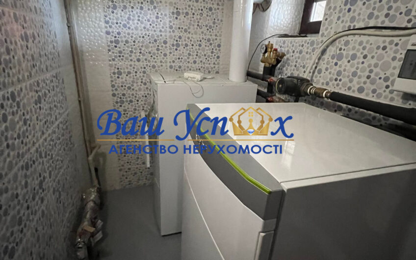 Продажа уникального дома . село Лютеж Вышгородского района .С видом на Киевское море.