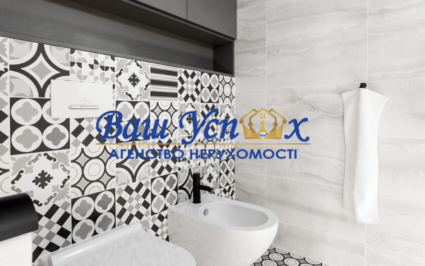 Продажа уникального дома . село Лютеж Вышгородского района .С видом на Киевское море.