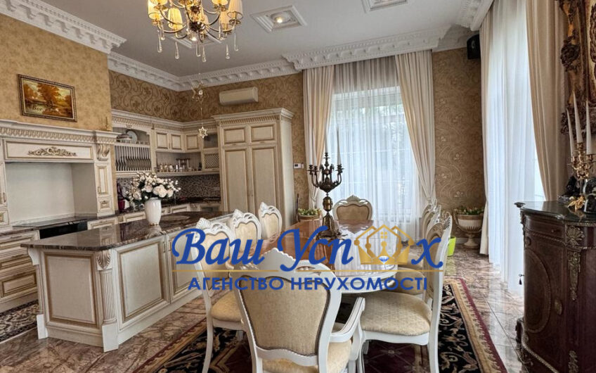 Продаж будинку в Кончі-Заспі розташоване на півострові з виходом у Дніпро.