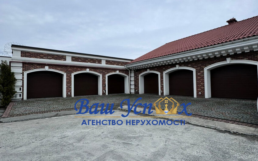 Продаж будинку в Кончі-Заспі розташоване на півострові з виходом у Дніпро.