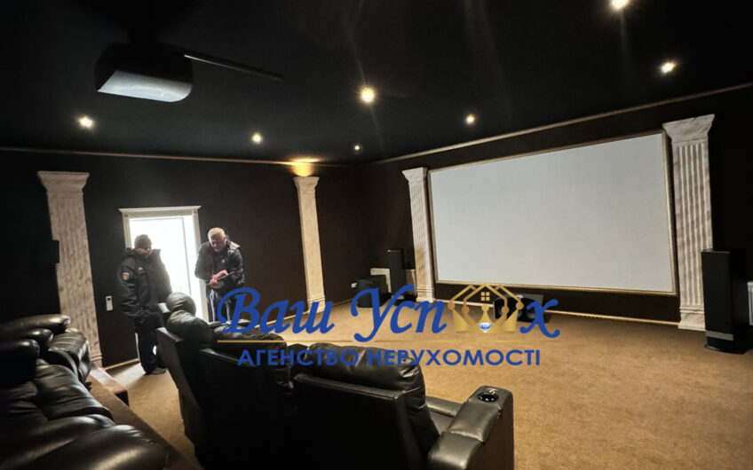 Продаж будинку в Кончі-Заспі розташоване на півострові з виходом у Дніпро.