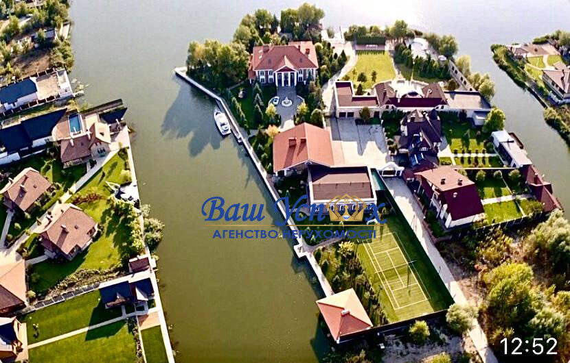 Продаж будинку в Кончі-Заспі розташоване на півострові з виходом у Дніпро.