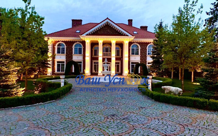 Продаж будинку в Кончі-Заспі розташоване на півострові з виходом у Дніпро.