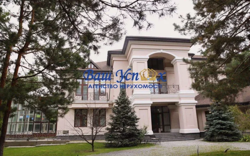 Продажа добротного дома в лесу с выходом на реку ,находится в городке в начале Дамбы.