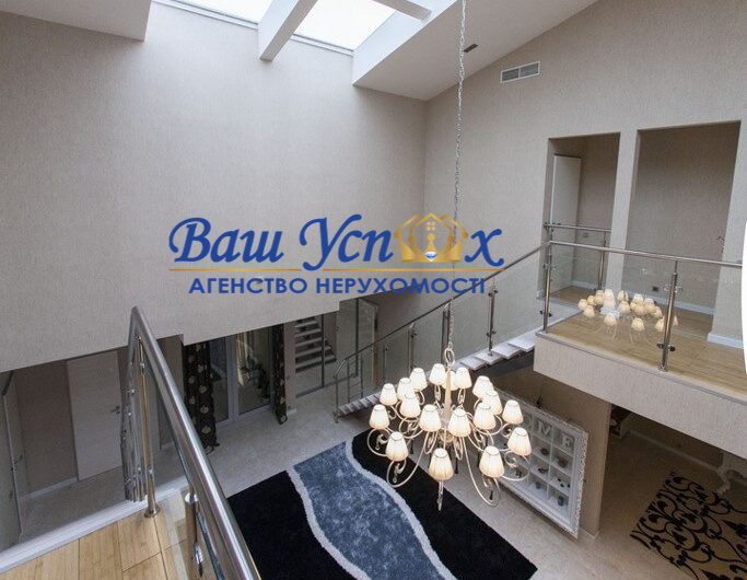 Продажа дома с ремонтом с выходом на реку Козинка. Обуховский район .
