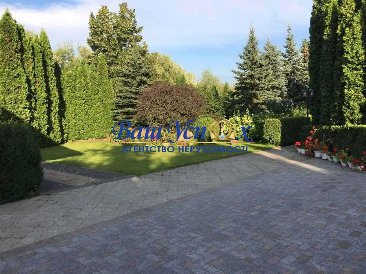 Продаж елітного будинку з власним вихідом до води в селі Козин