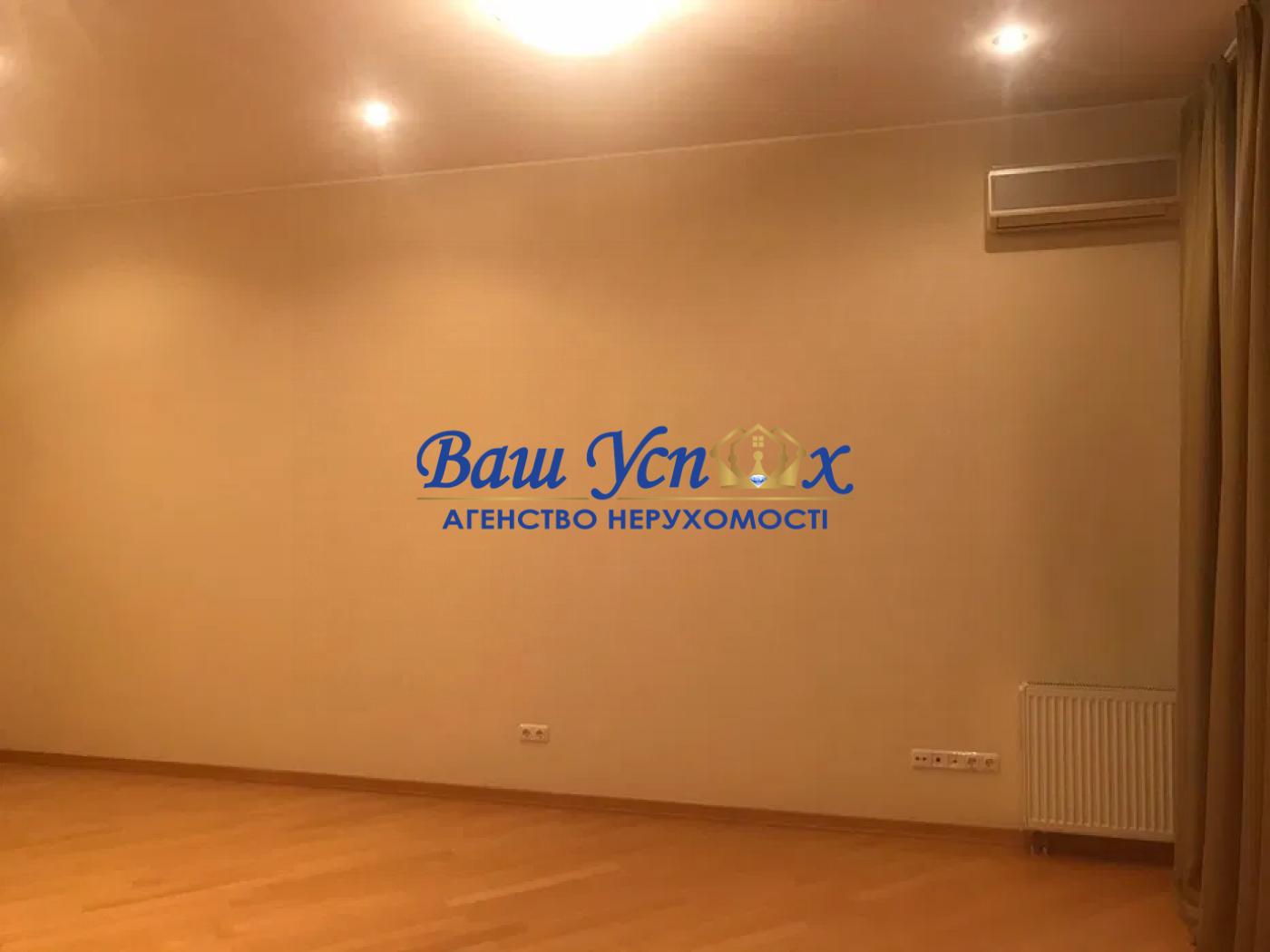Продажа  4 ком  в центре Киева  по улице Дарвина 3