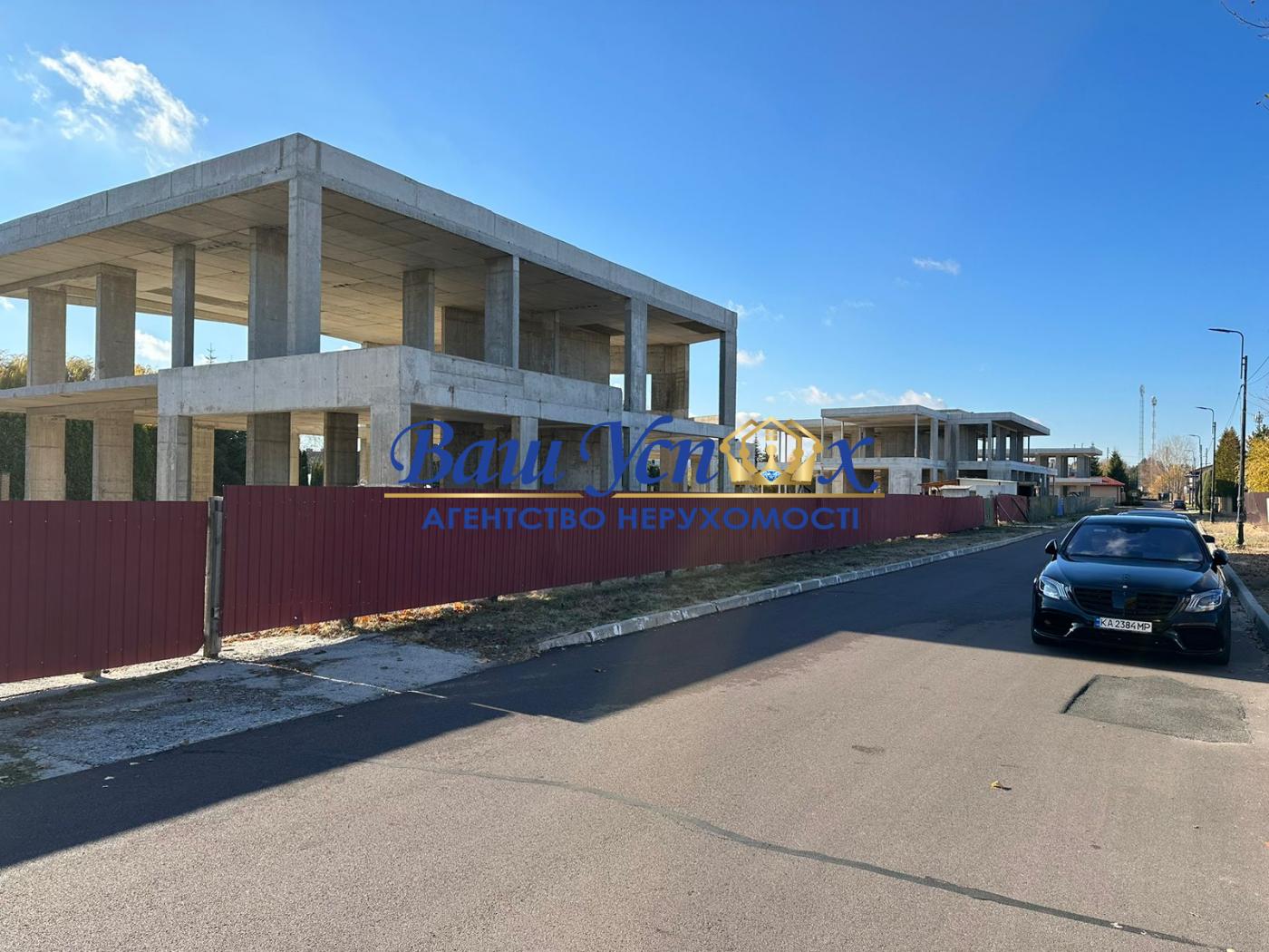 Дамба продажа дома коттеджном городке с выходом на реку Днепр.