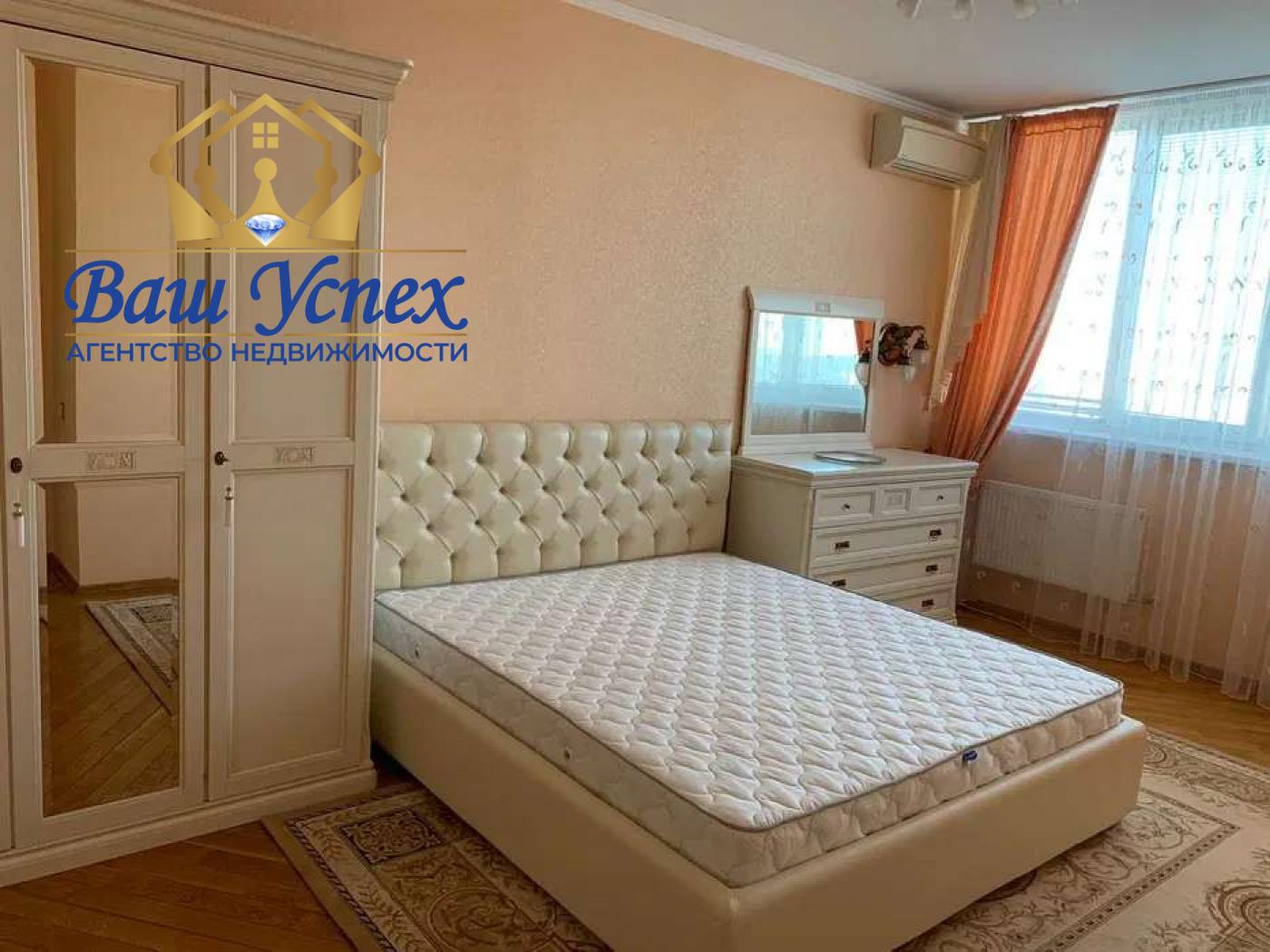 Сдам 4 ком квартиру пентхаус , Печерск, ул Ежи Гедройца,2