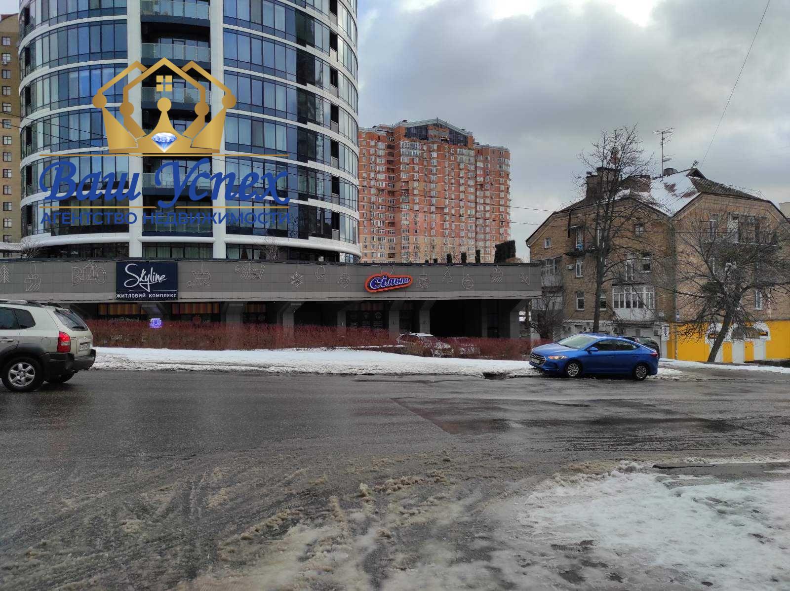 Продается 3 ком квартира. Сталинка по ул. Коновальца 27а.