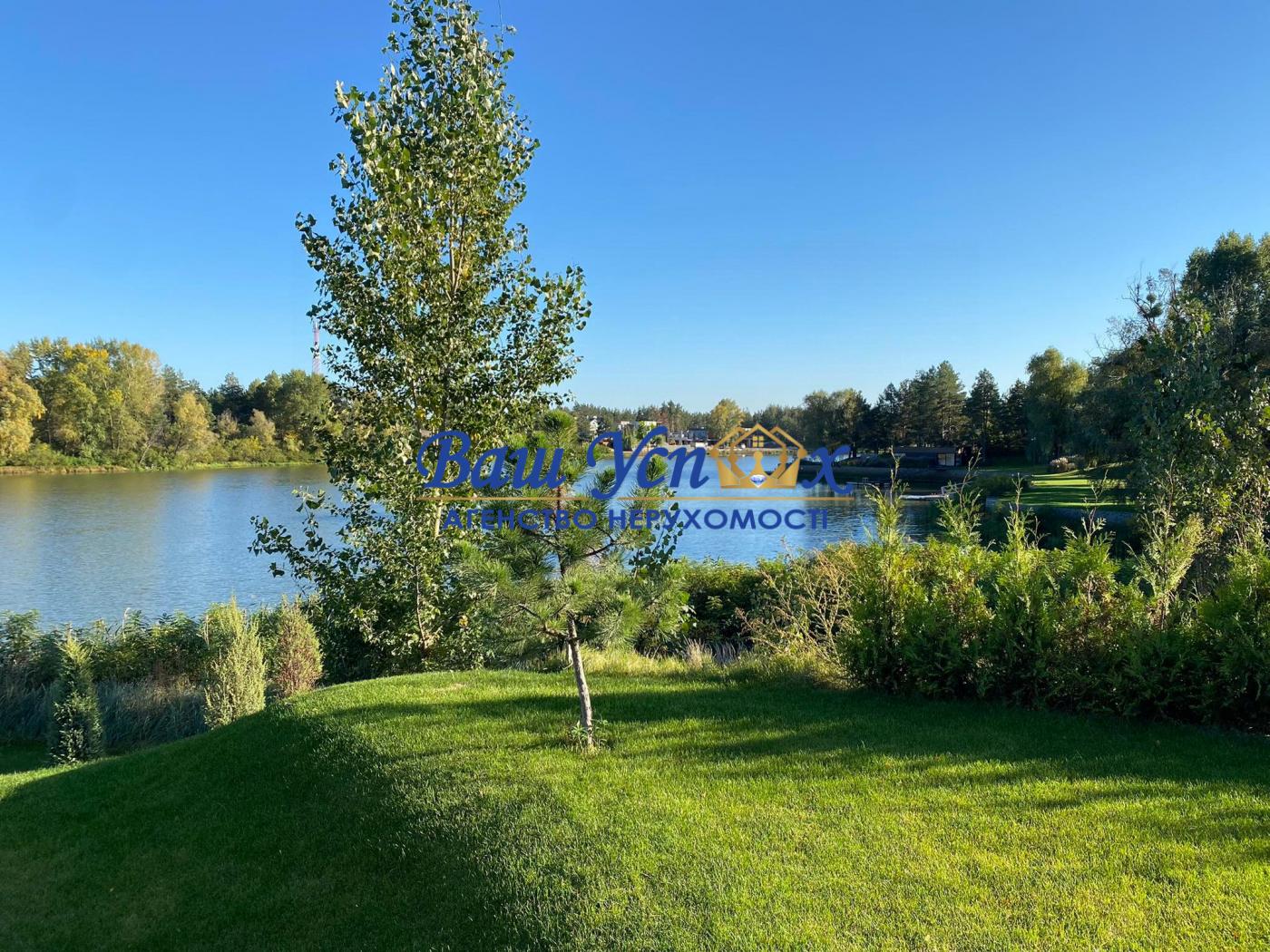 Продажа дома с выходом на воду .КГ Riviera Village