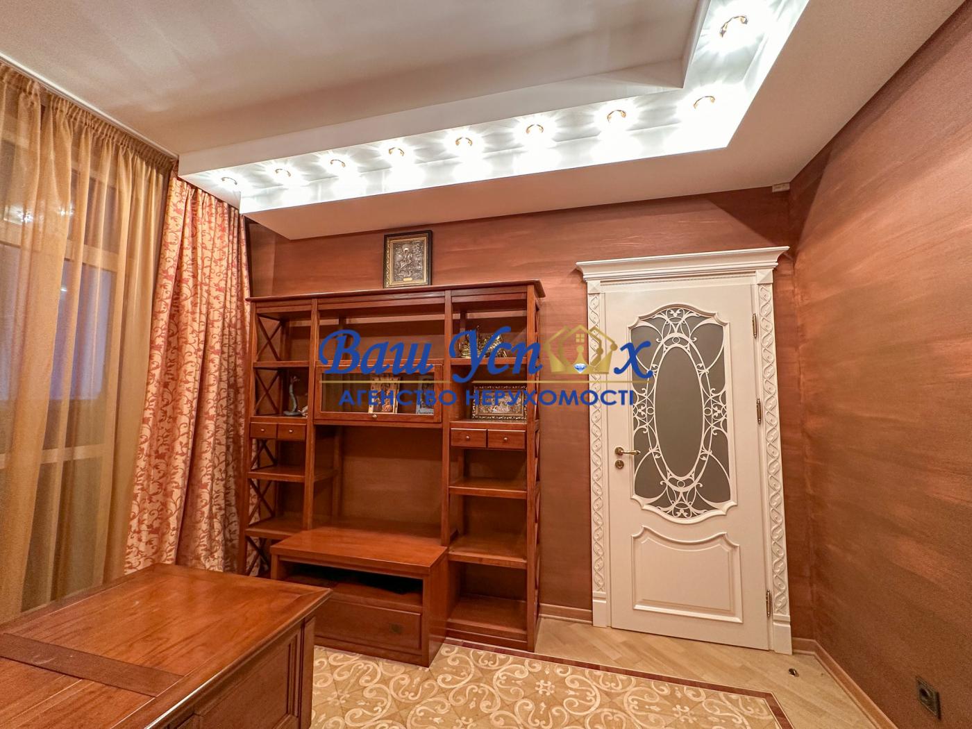 Продаж 3 ком с ремонтом Драгомирова 14. Новопечерские Липки