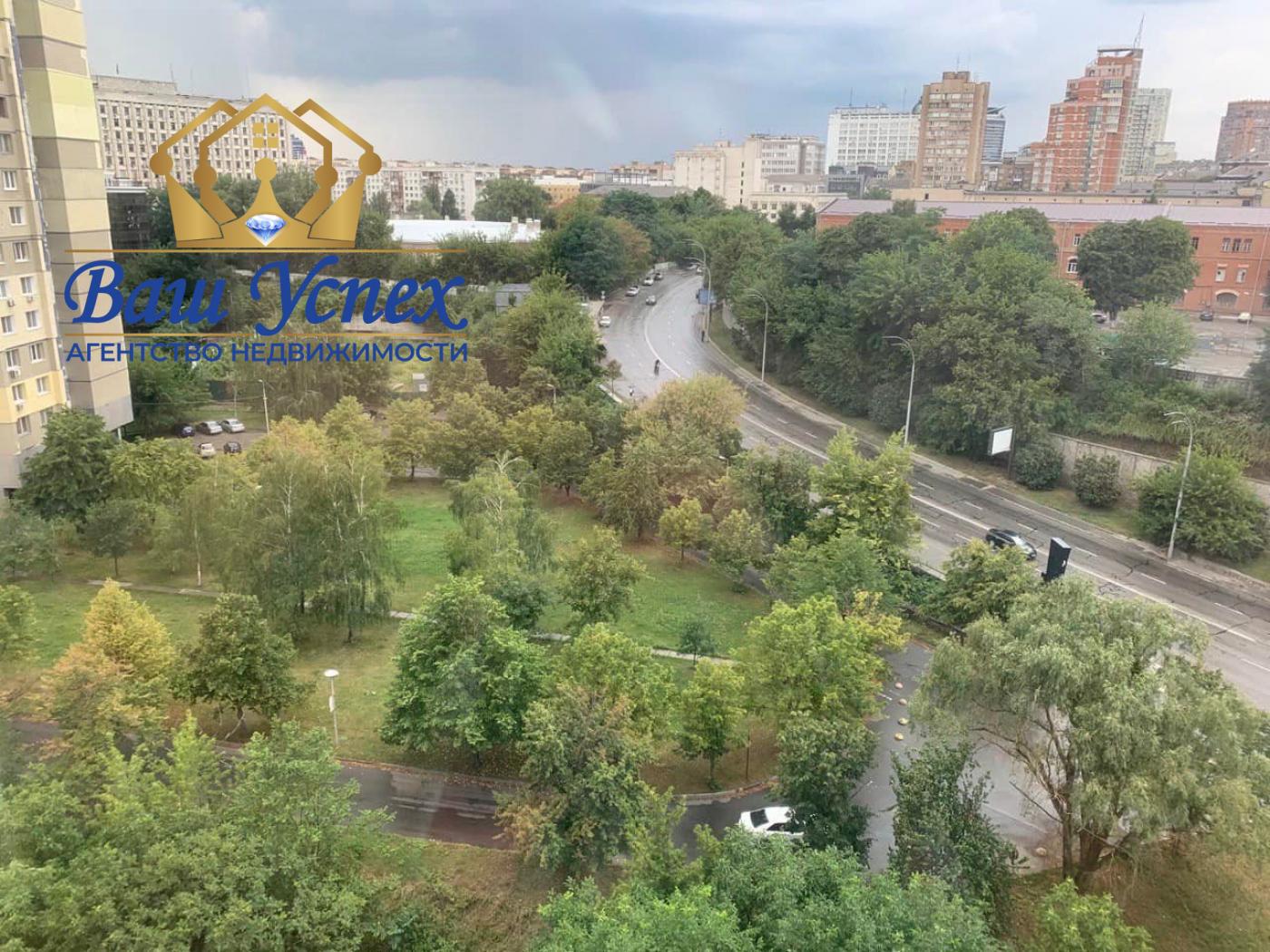 Продажа 4 ком  квартиры в Киева ул Староноводницкая 6