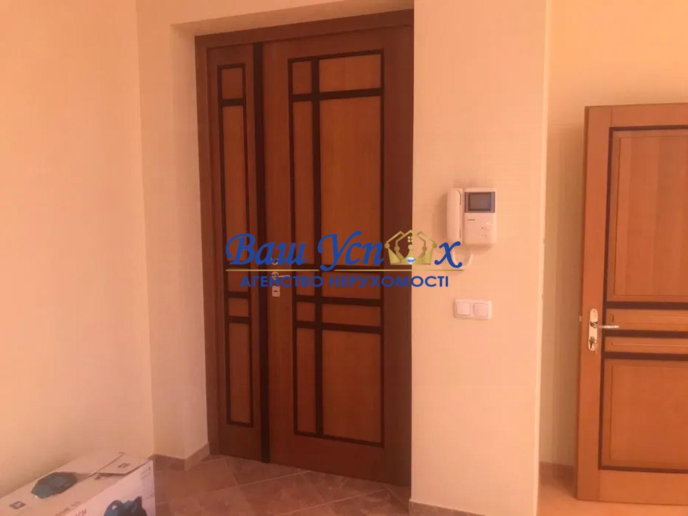 Продажа  4 ком  в центре Киева  по улице Дарвина 3