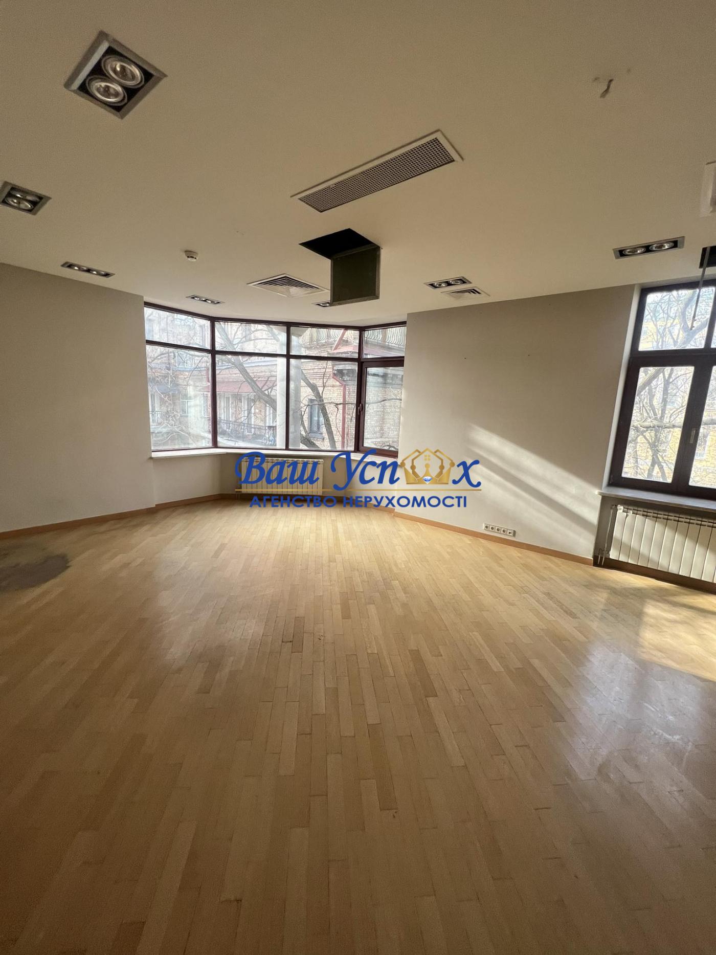 Продажа здания с ремонтом в центре Киева. ул Кропивницкого