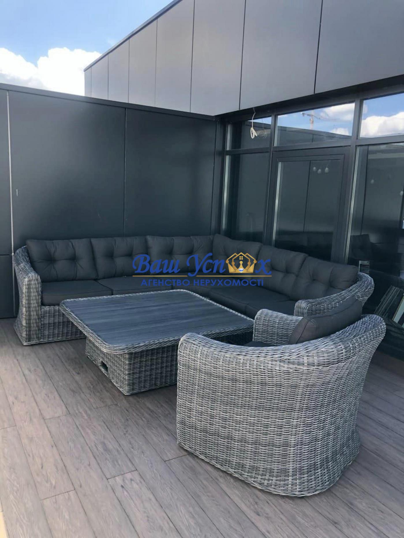 Оренда офісу в центрі з терасою . ЖК New York Concept House