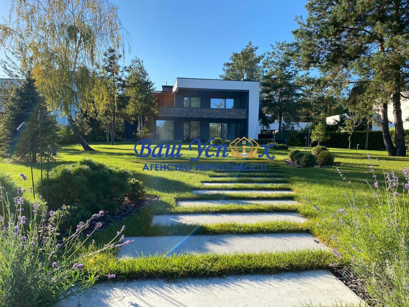 Продажа дома с выходом на воду .КГ Riviera Village