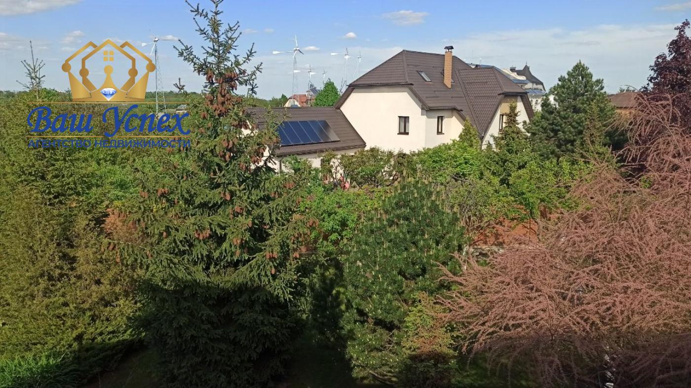 Продажа дома с бассейном ,село Лесники.