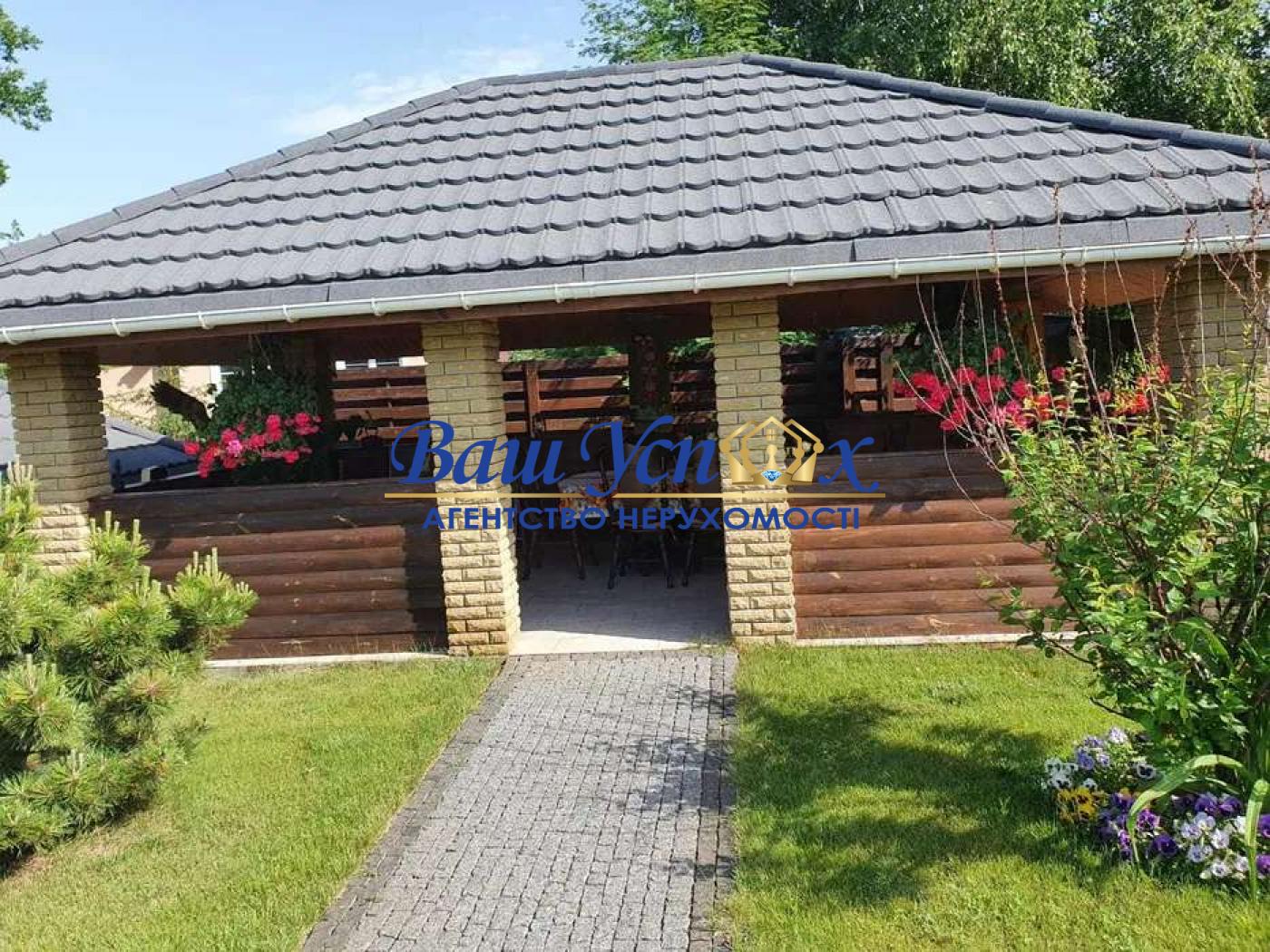 Здається в оренду будинок в селі Лісники з ландшафтним дизайном