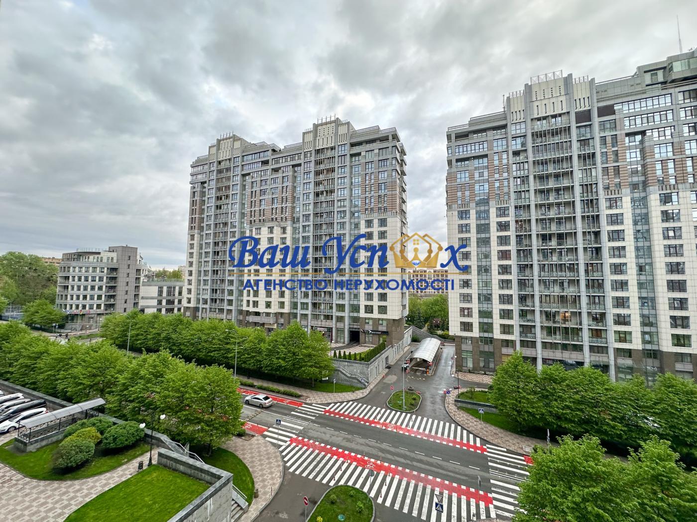 Продаж 3 ком с ремонтом Драгомирова 14. Новопечерские Липки