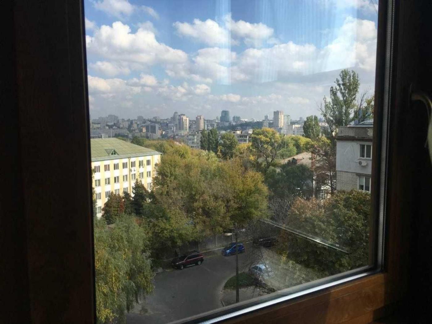 Продается 4-комнатная квартира по ул. Тополевая. Метро Вокзальная