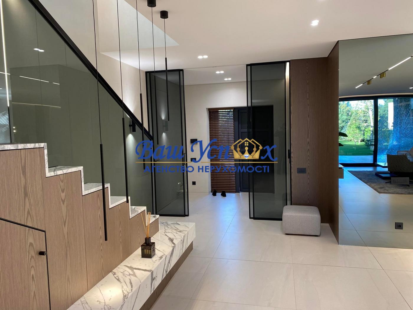 Продажа дома с выходом на воду .КГ Riviera Village