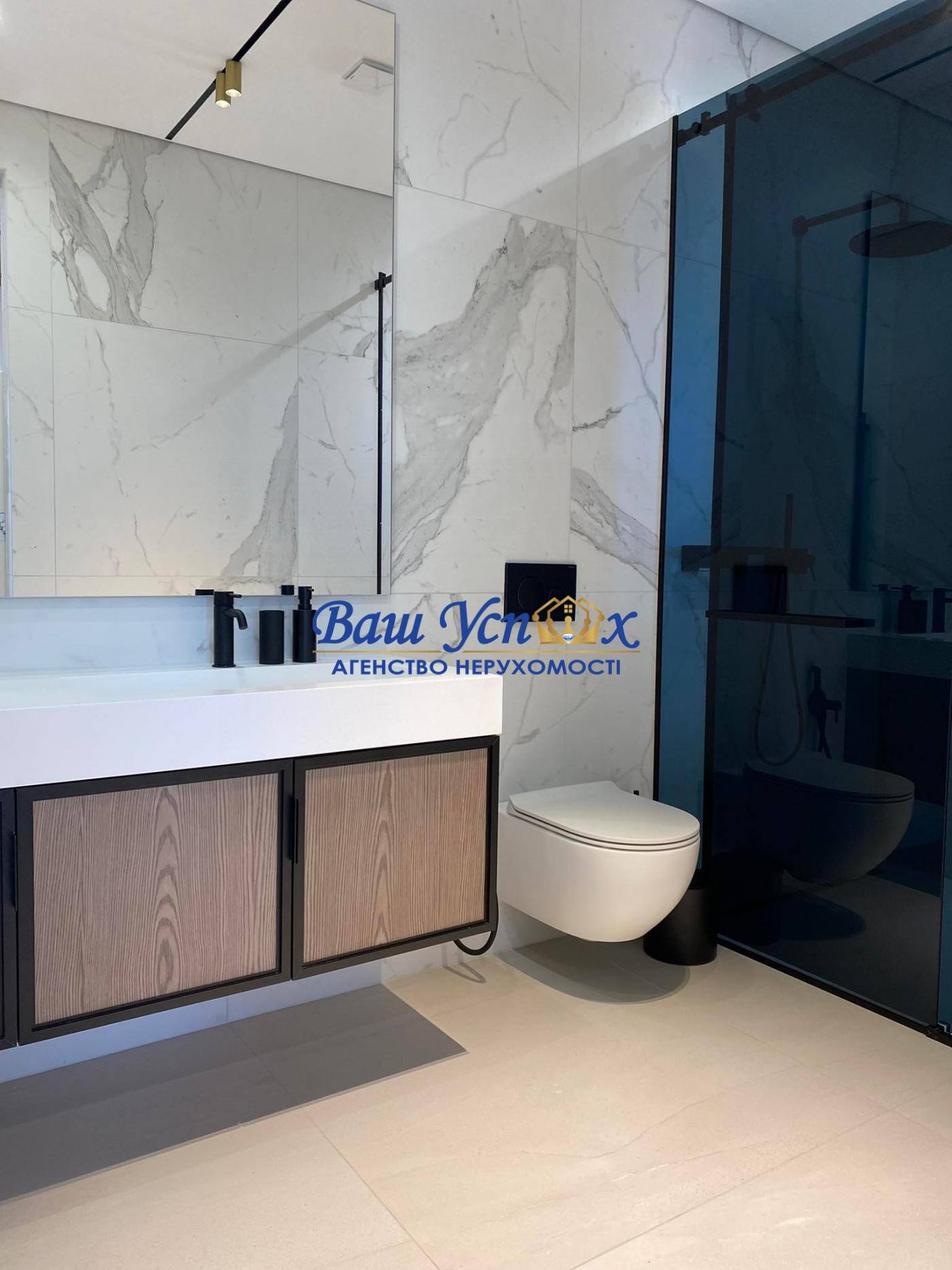 Продажа дома с выходом на воду .КГ Riviera Village